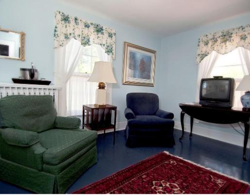 Frederick House Bed & Breakfast Staunton Room photo