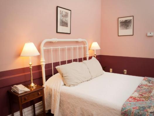 Frederick House Bed & Breakfast Staunton Room photo